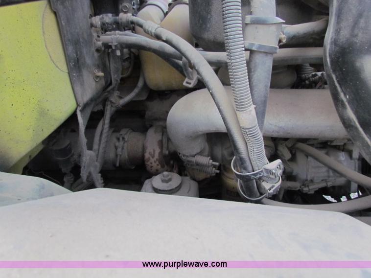 image for item E8213 1995 Chevrolet TopKick box truck