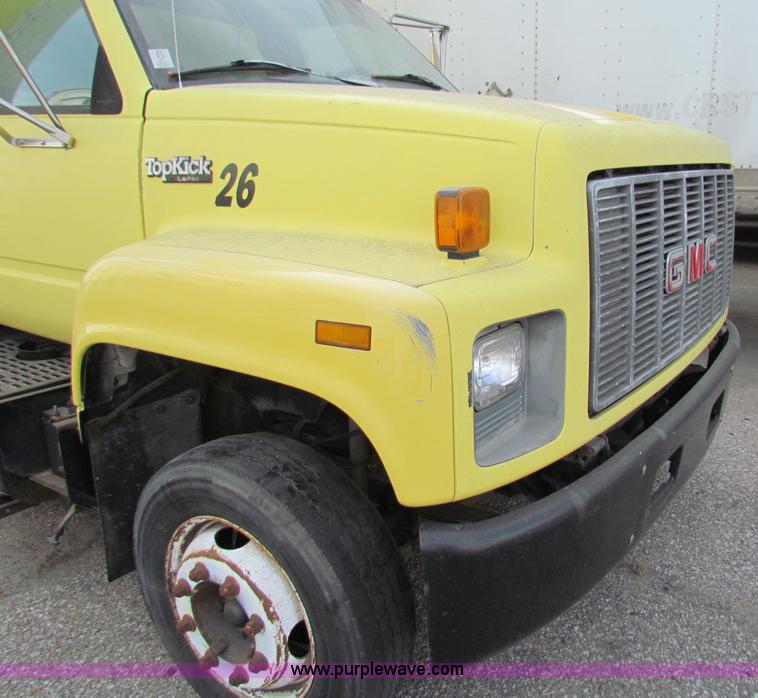 image for item E8213 1995 Chevrolet TopKick box truck