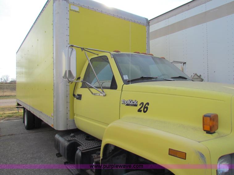 image for item E8213 1995 Chevrolet TopKick box truck