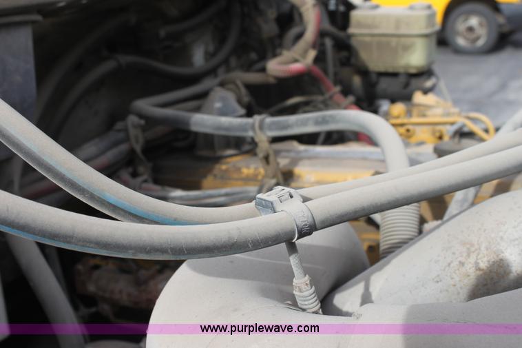 image for item E8224 2002 Freightliner FL50 box truck