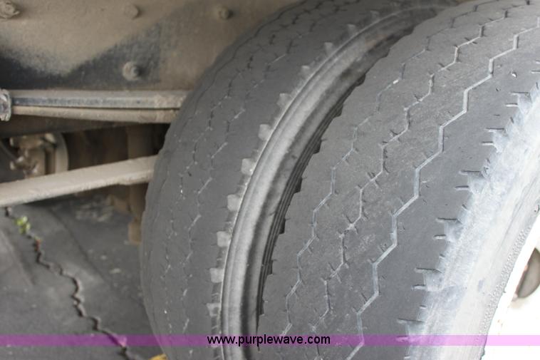 image for item E8224 2002 Freightliner FL50 box truck