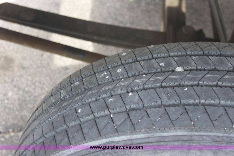 image for item E8224 2002 Freightliner FL50 box truck