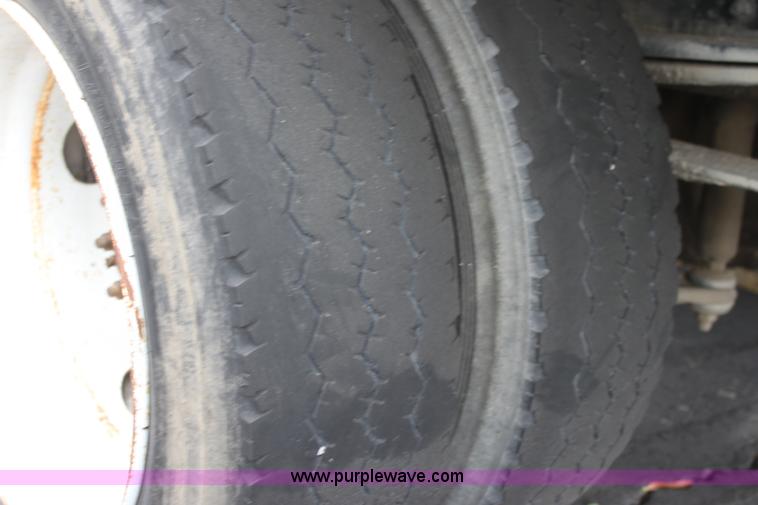 image for item E8224 2002 Freightliner FL50 box truck