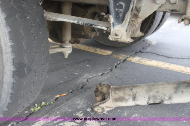 image for item E8224 2002 Freightliner FL50 box truck