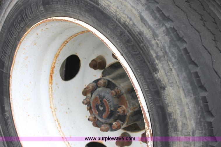 image for item E8224 2002 Freightliner FL50 box truck