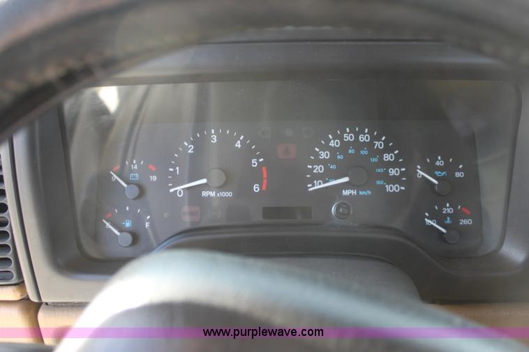 image for item E8232 1998 Jeep Wrangler Sahara SUV