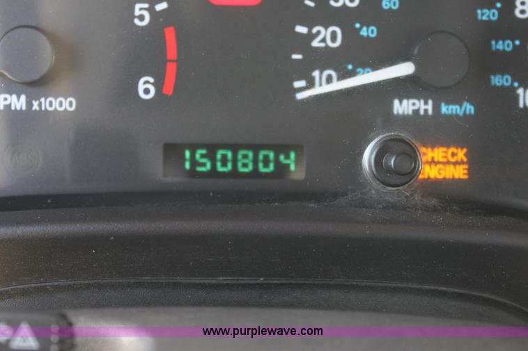 image for item E8232 1998 Jeep Wrangler Sahara SUV