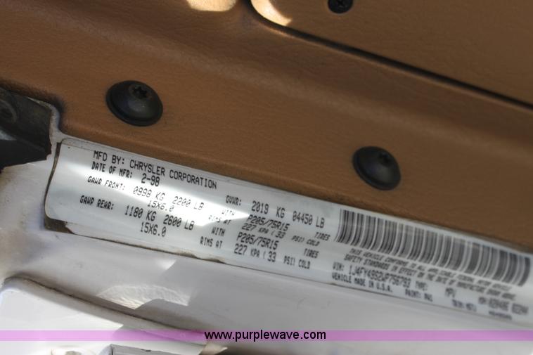 image for item E8232 1998 Jeep Wrangler Sahara SUV