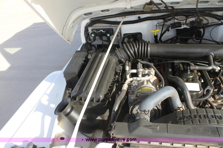 image for item E8232 1998 Jeep Wrangler Sahara SUV