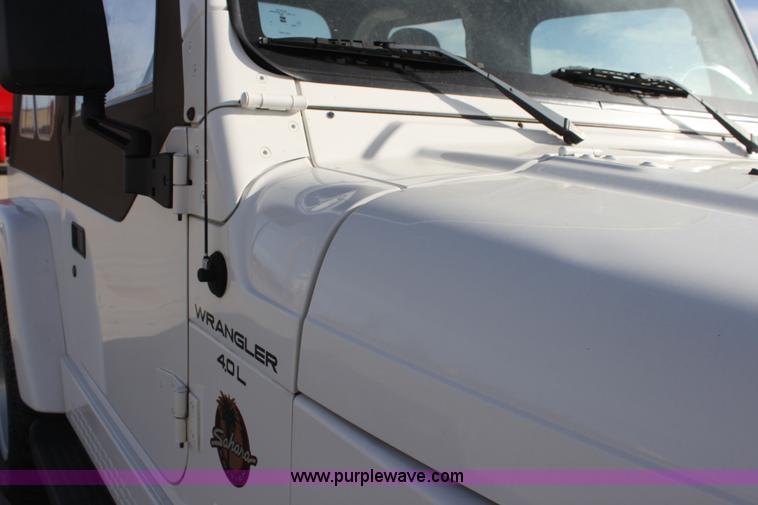 image for item E8232 1998 Jeep Wrangler Sahara SUV