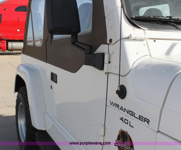 image for item E8232 1998 Jeep Wrangler Sahara SUV
