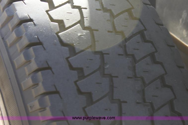 image for item E8232 1998 Jeep Wrangler Sahara SUV