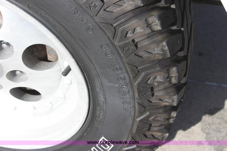 image for item E8232 1998 Jeep Wrangler Sahara SUV