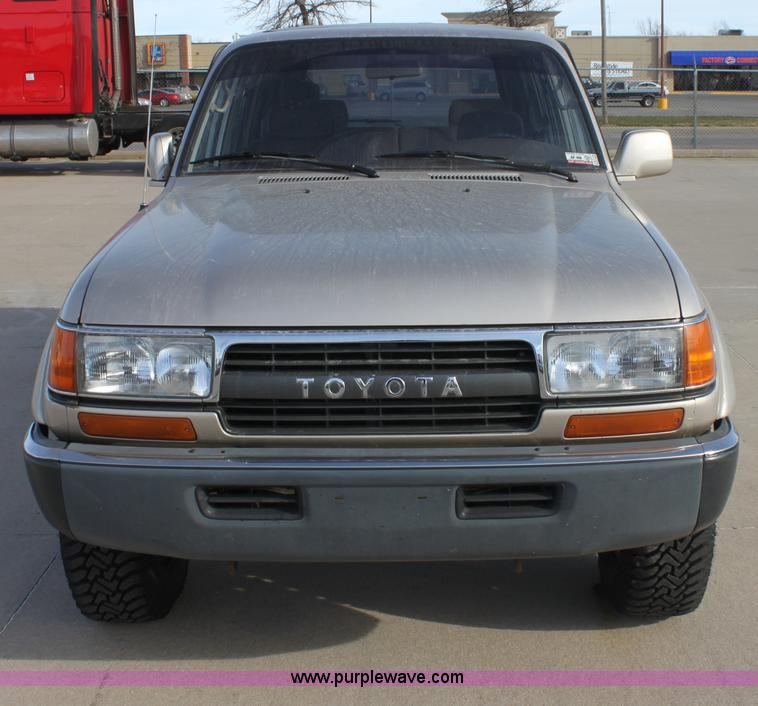 image for item E8233 1991 Toyota Land Cruiser SUV