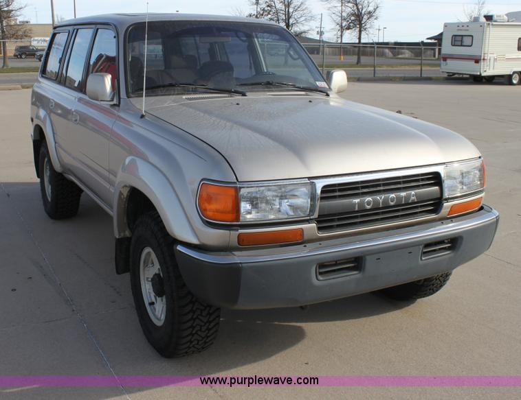 image for item E8233 1991 Toyota Land Cruiser SUV