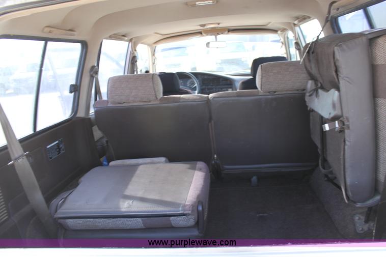 image for item E8233 1991 Toyota Land Cruiser SUV