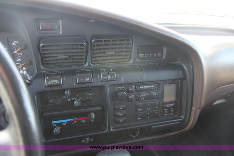 image for item E8233 1991 Toyota Land Cruiser SUV