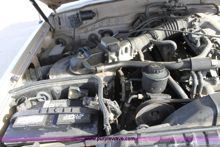 image for item E8233 1991 Toyota Land Cruiser SUV