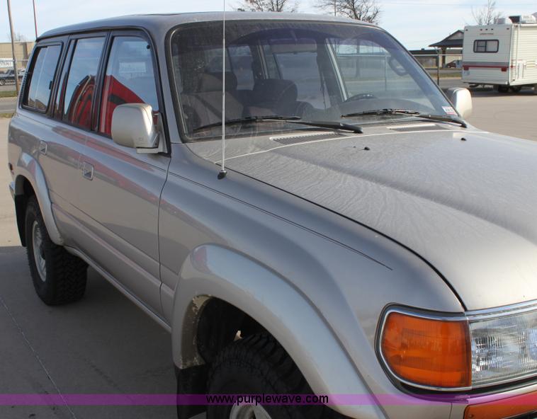 image for item E8233 1991 Toyota Land Cruiser SUV