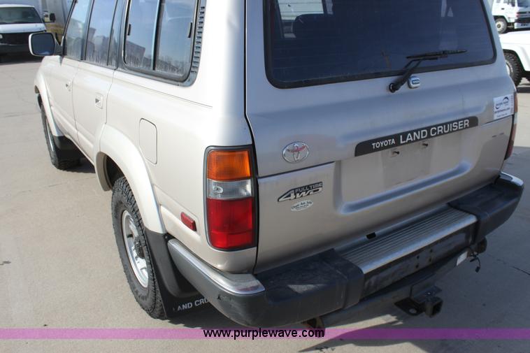 image for item E8233 1991 Toyota Land Cruiser SUV