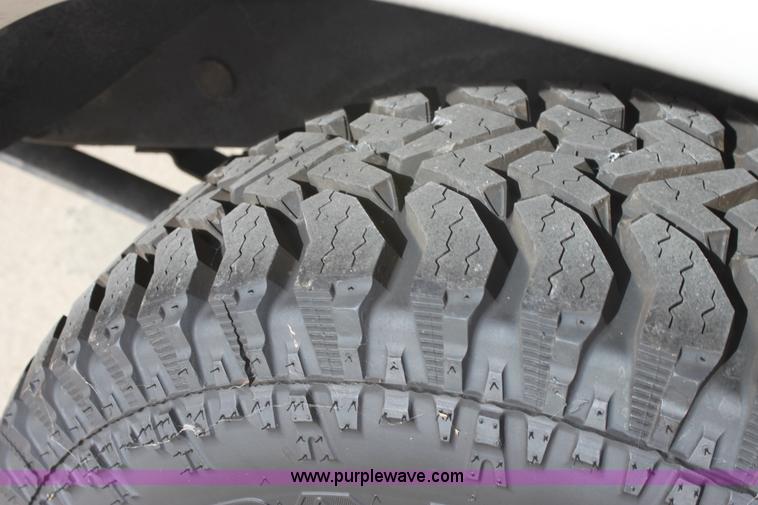 image for item E8233 1991 Toyota Land Cruiser SUV