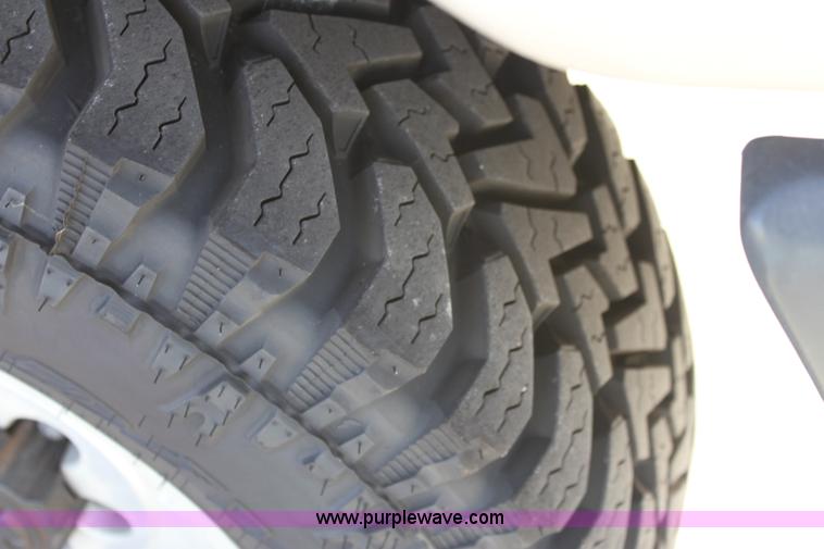 image for item E8233 1991 Toyota Land Cruiser SUV