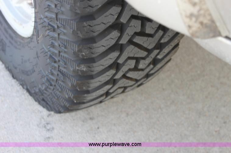 image for item E8233 1991 Toyota Land Cruiser SUV