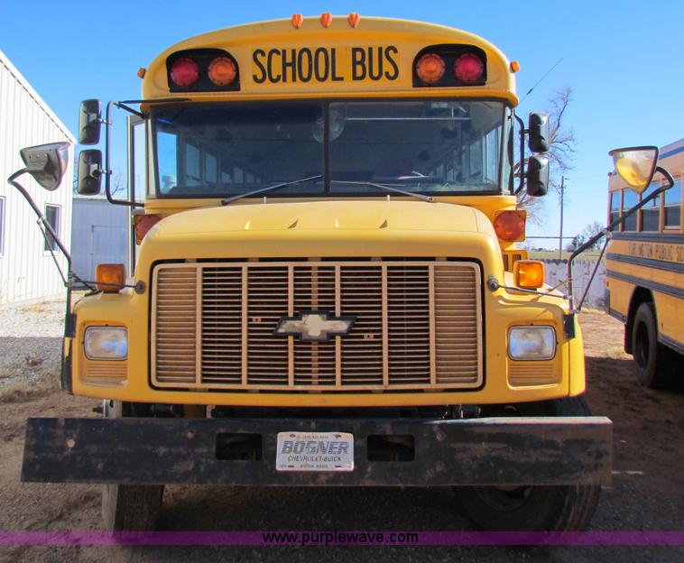 image for item E8302 2000 Blue Bird CV20 school bus