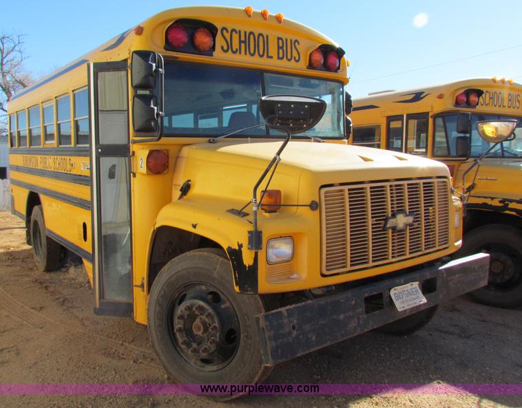 image for item E8302 2000 Blue Bird CV20 school bus