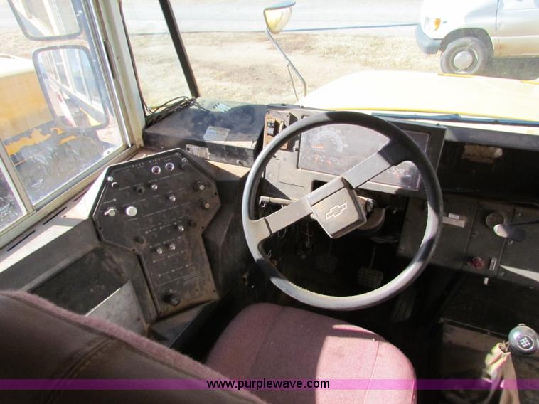 image for item E8302 2000 Blue Bird CV20 school bus