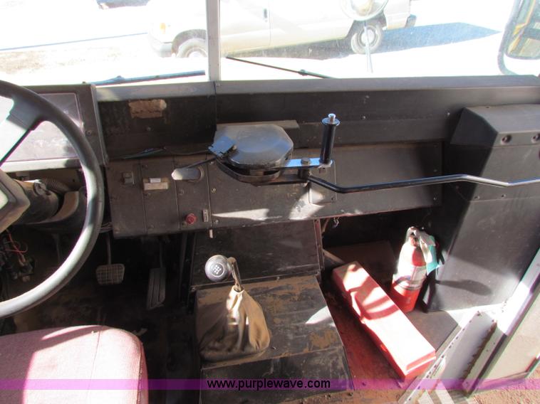 image for item E8302 2000 Blue Bird CV20 school bus