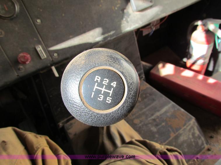 image for item E8302 2000 Blue Bird CV20 school bus