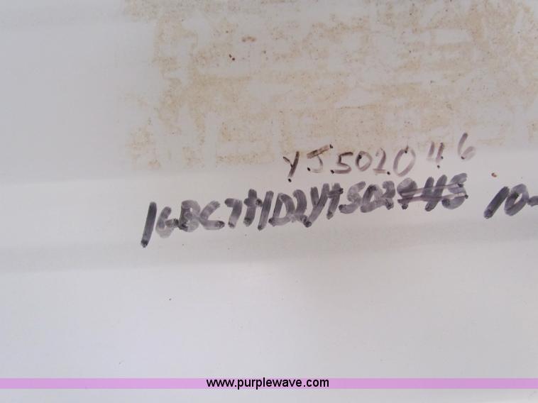 image for item E8302 2000 Blue Bird CV20 school bus