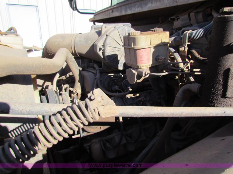 image for item E8302 2000 Blue Bird CV20 school bus