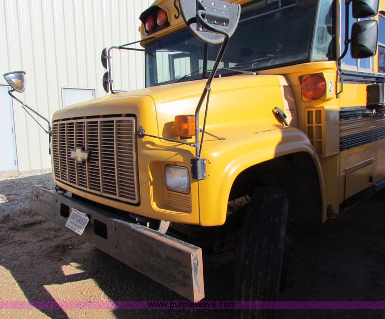 image for item E8302 2000 Blue Bird CV20 school bus