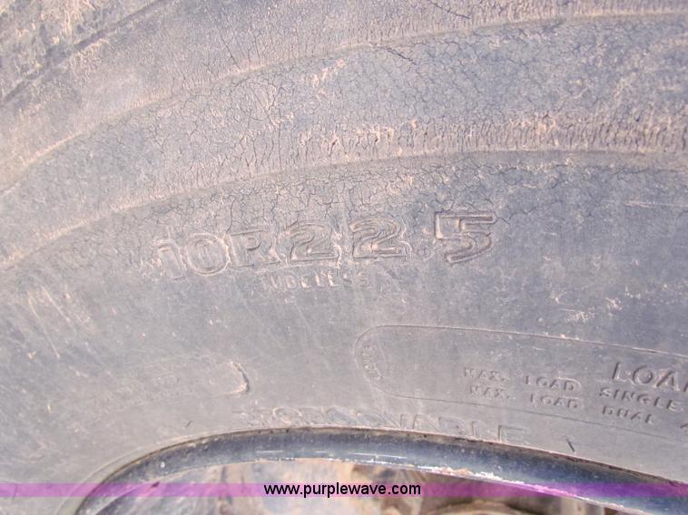 image for item E8302 2000 Blue Bird CV20 school bus