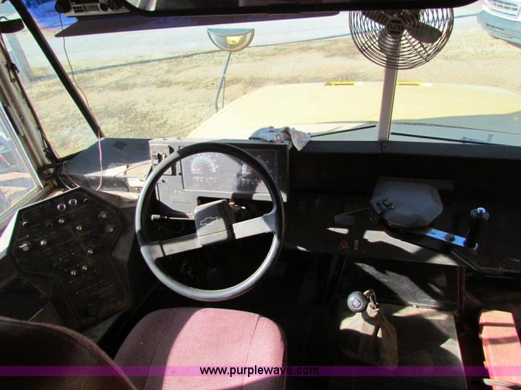 image for item E8303 2000 Blue Bird CV20 school bus