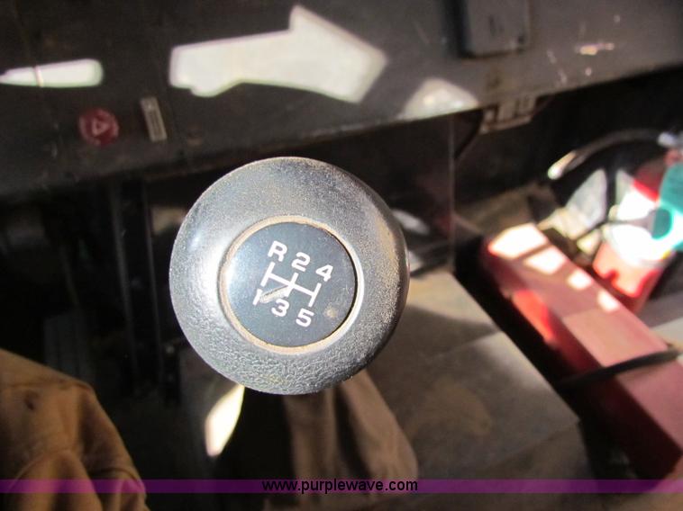 image for item E8303 2000 Blue Bird CV20 school bus