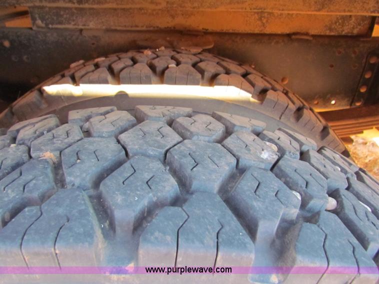 image for item E8303 2000 Blue Bird CV20 school bus