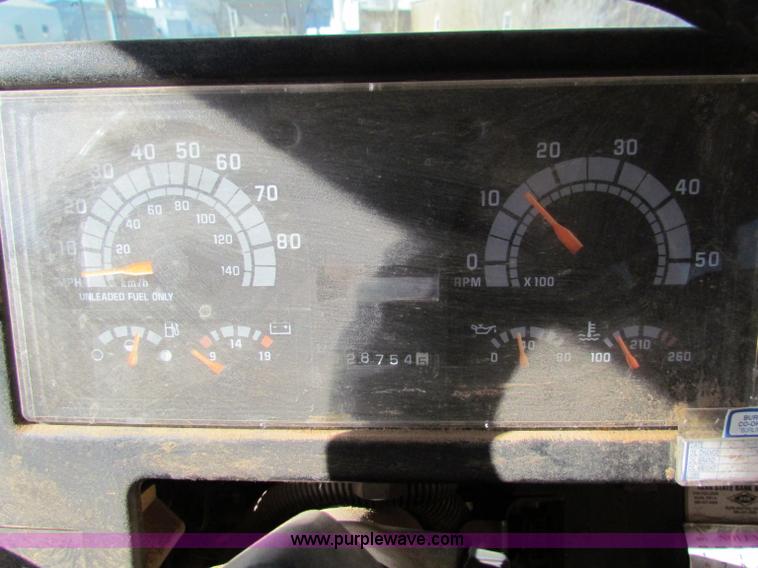 image for item E8304 2000 Blue Bird CV20 school bus