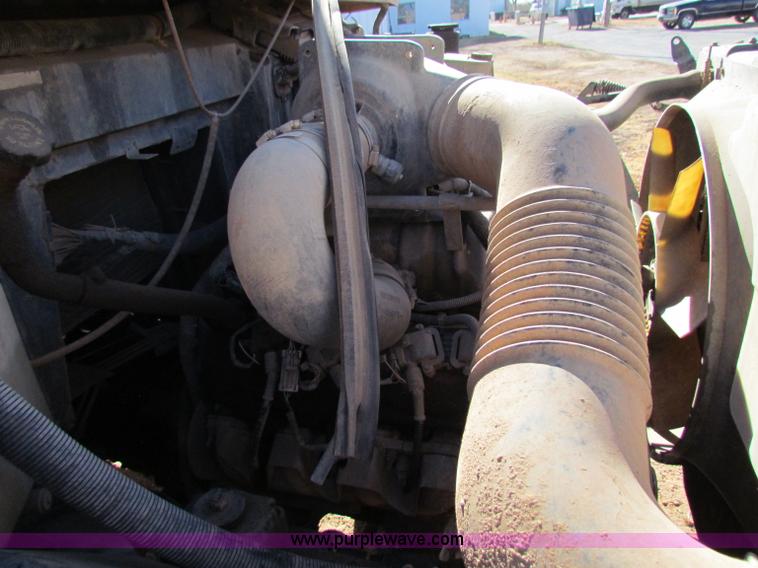 image for item E8304 2000 Blue Bird CV20 school bus