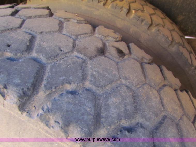 image for item E8304 2000 Blue Bird CV20 school bus