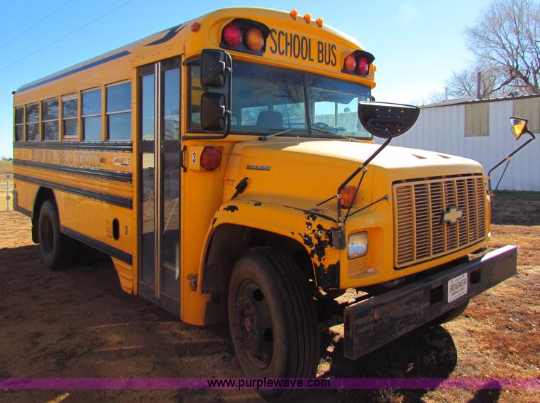 image for item E8305 2000 Blue Bird CV20 school bus