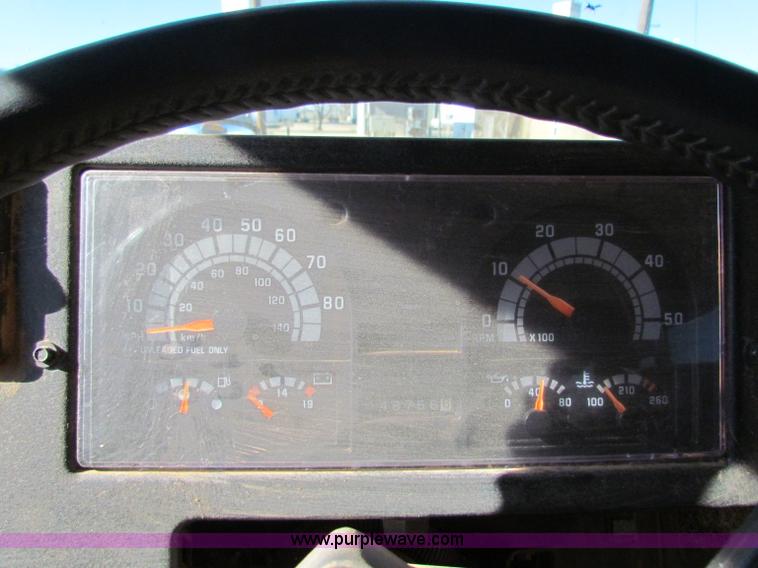 image for item E8305 2000 Blue Bird CV20 school bus