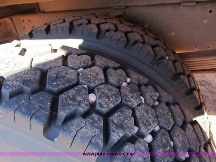 image for item E8305 2000 Blue Bird CV20 school bus