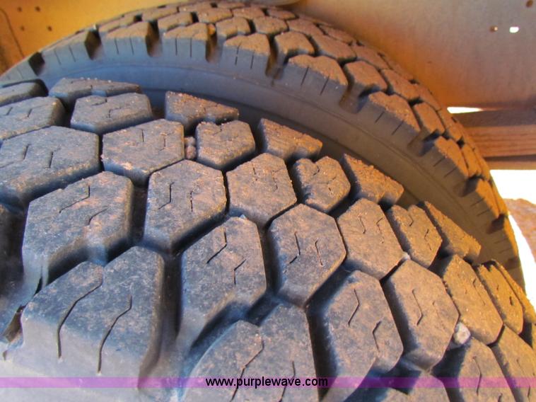 image for item E8305 2000 Blue Bird CV20 school bus