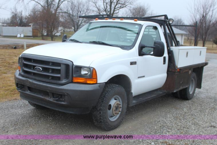 image for item E8348 2001 Ford F350 XL Super Duty flatbed pickup truck