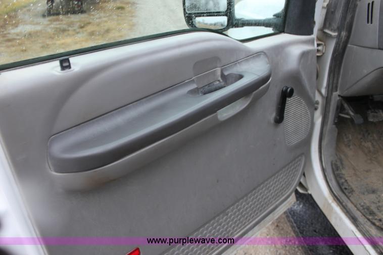 image for item E8348 2001 Ford F350 XL Super Duty flatbed pickup truck