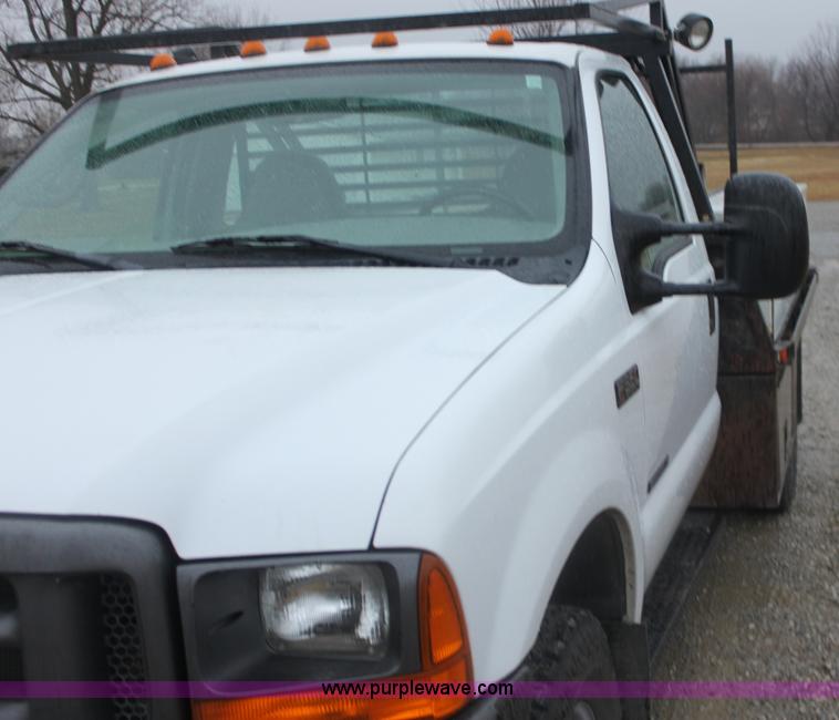 image for item E8348 2001 Ford F350 XL Super Duty flatbed pickup truck