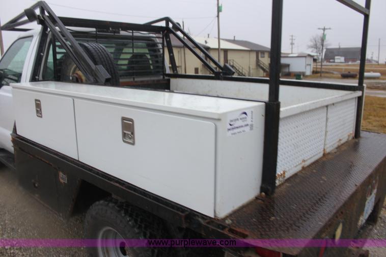 image for item E8348 2001 Ford F350 XL Super Duty flatbed pickup truck